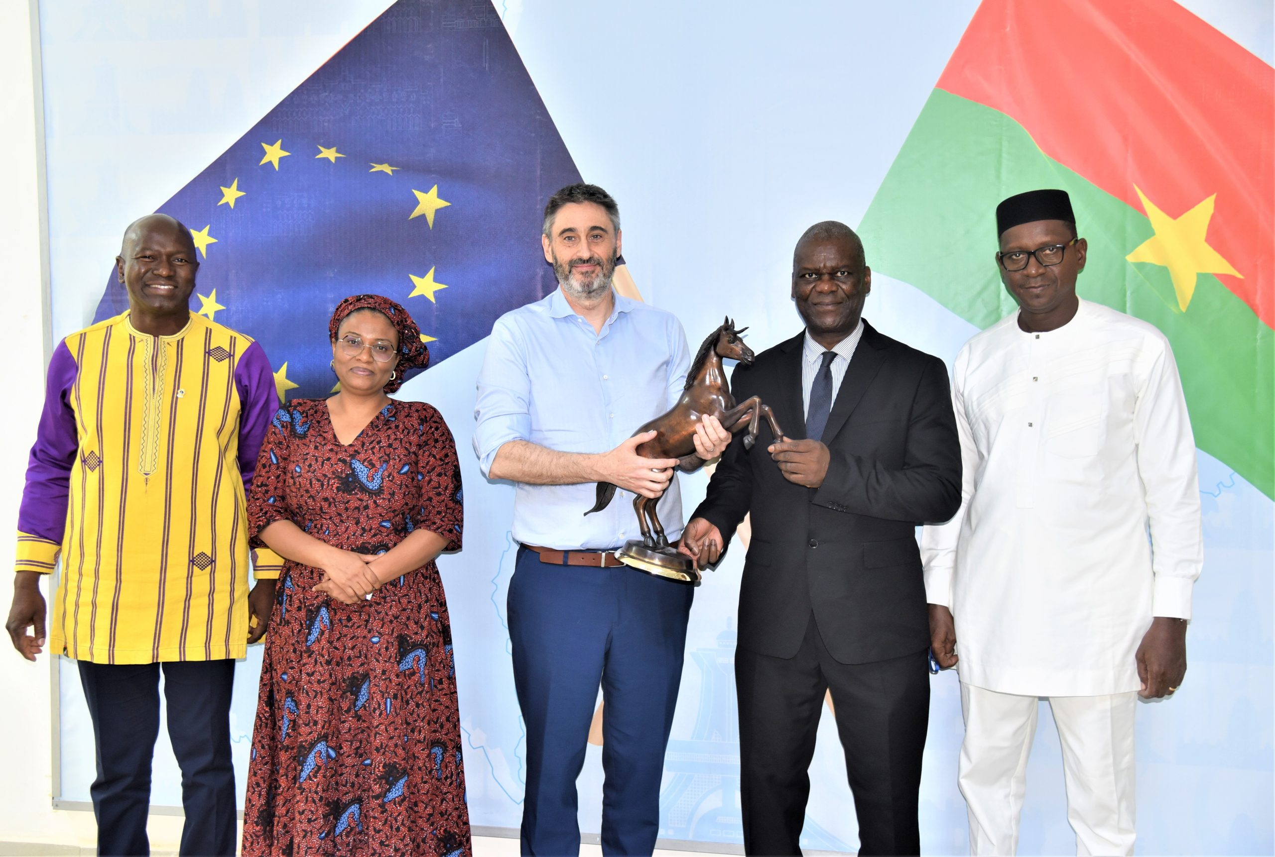 Visite d  adieux de S.E.M Daniel Aristi Gaztelumendi ambassadeur de la DUE au Burkina Faso...